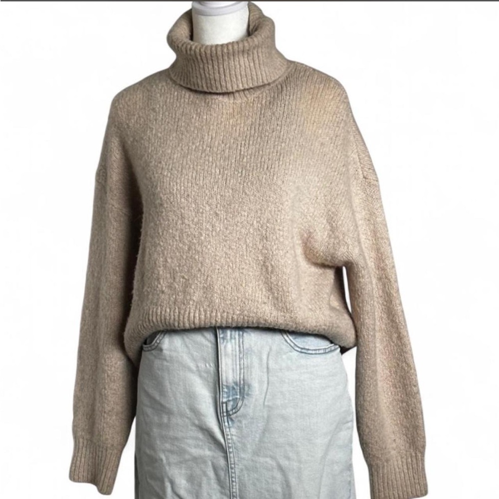 Chunky Beige Wool & Alpaca H&M Turtleneck 🦙 - Picture 5 of 7